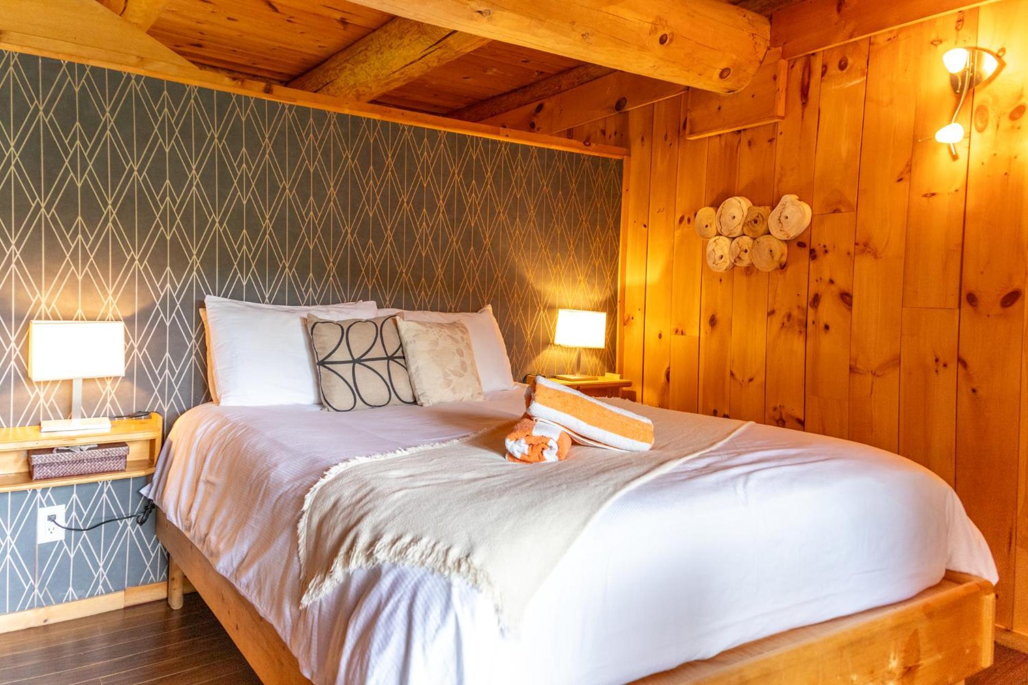Auberge Couleurs De France Lac-Simon ภายนอก รูปภาพ