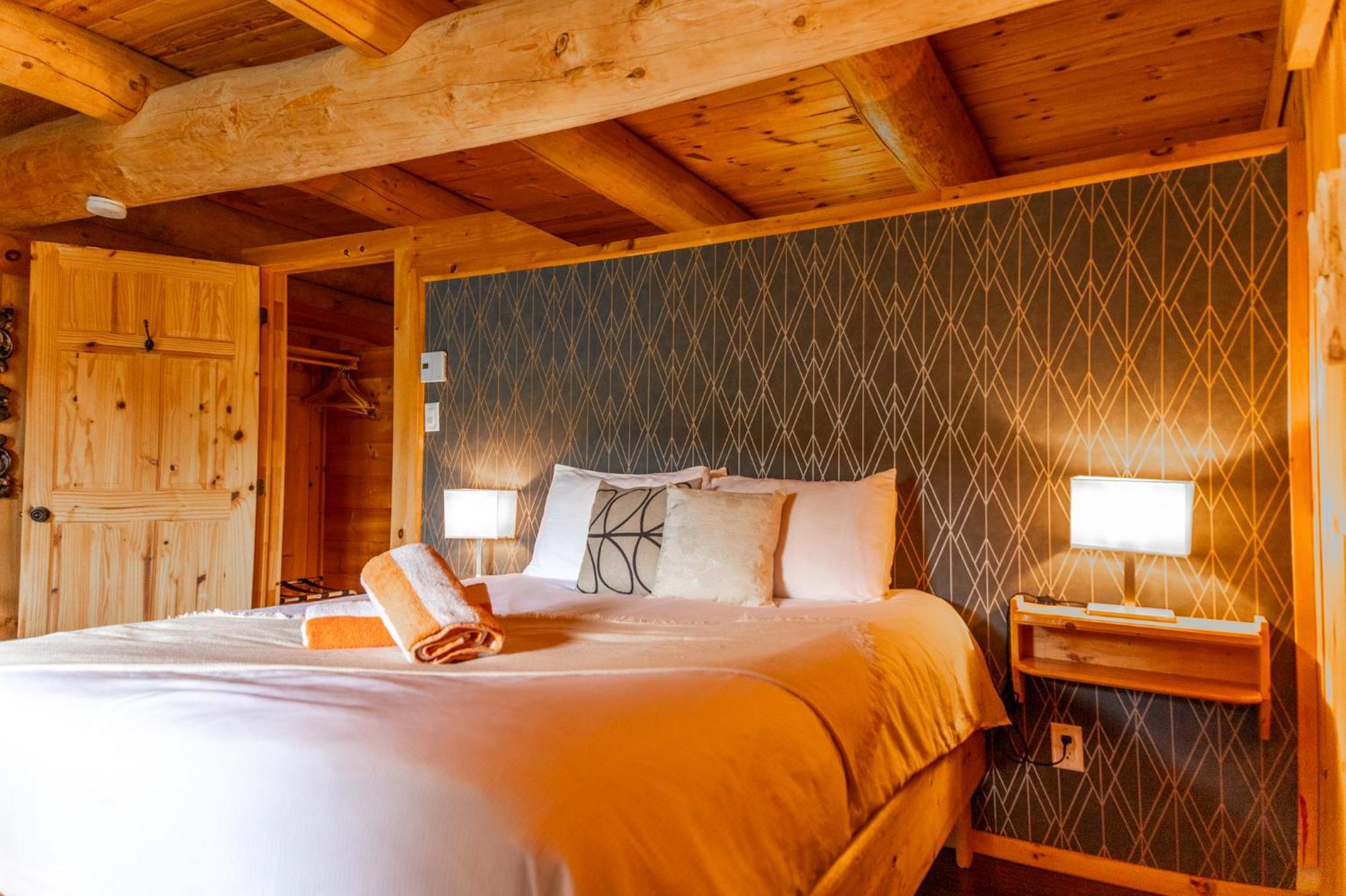 Auberge Couleurs De France Lac-Simon ภายนอก รูปภาพ