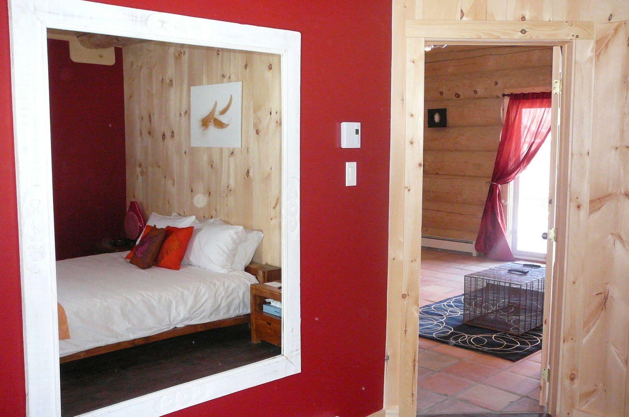 Auberge Couleurs De France Lac-Simon ภายนอก รูปภาพ